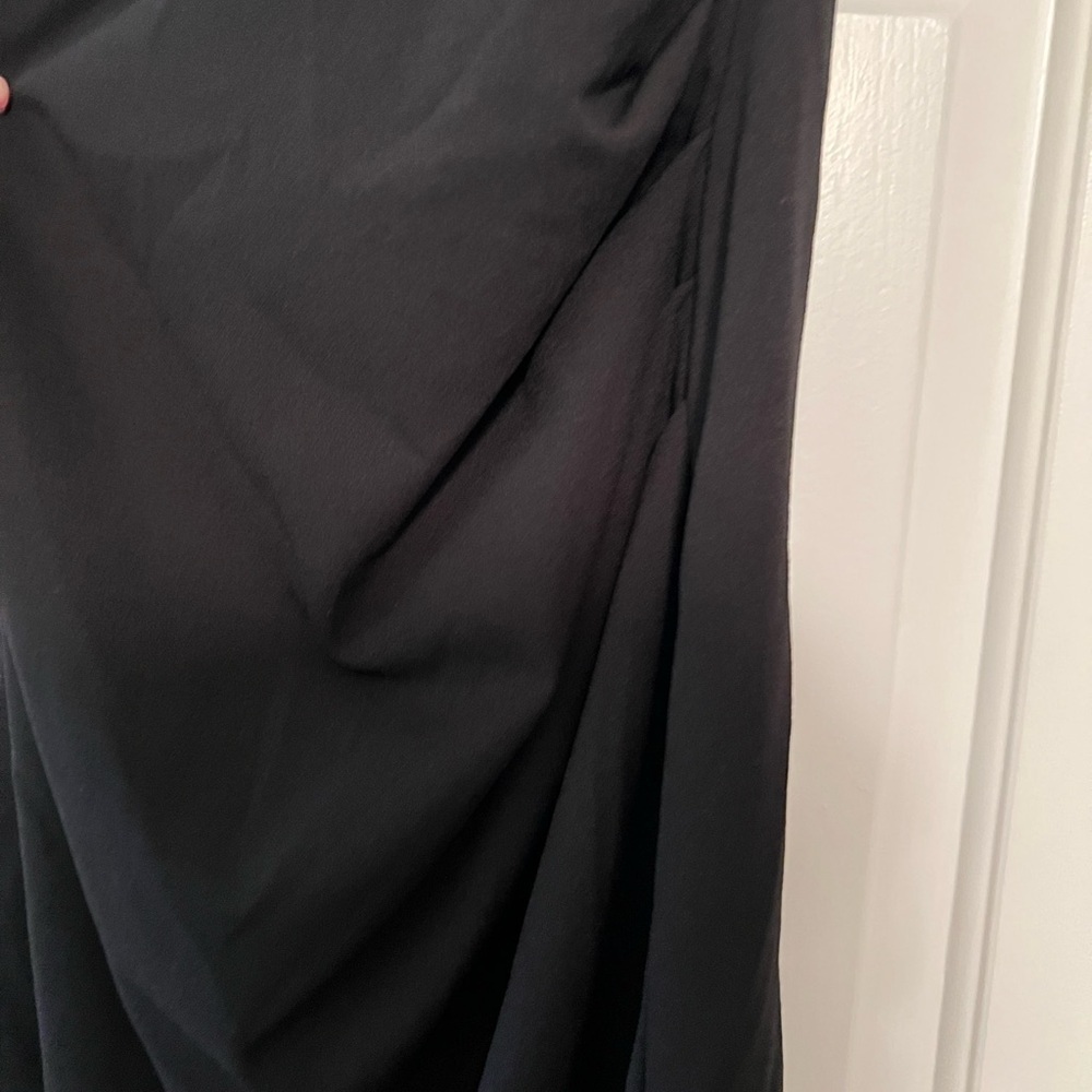 Blue Blush Women's Black Asymmetrical Hemline Shirred Dress EUC M #1761 - Picture 4 of 7